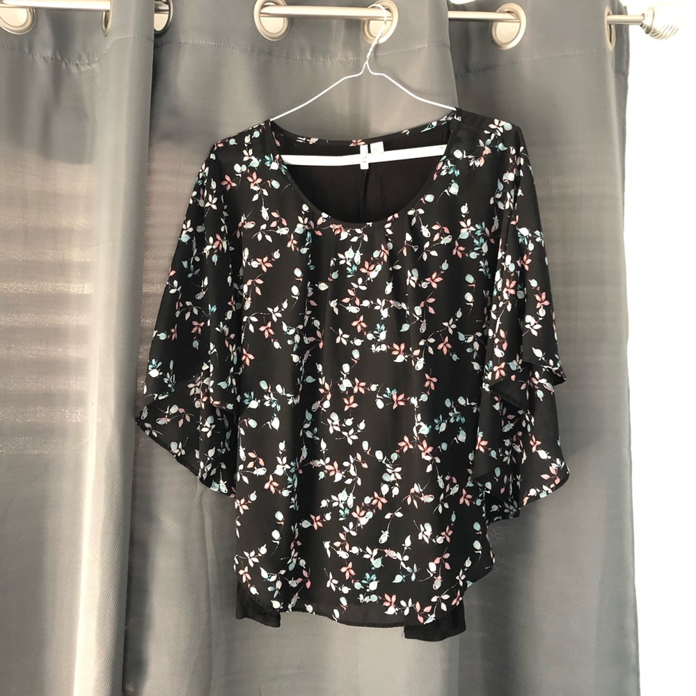 ***Elle beautiful blouse size L